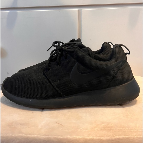 Nike Roshe Running Shoes - Picture 1 of 3